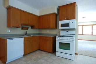 5071 Sunnyside Rd in Mounds View, MN - Building Photo - Building Photo