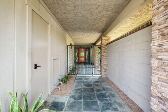 77 Colgate Dr in Rancho Mirage, CA - Building Photo - Building Photo