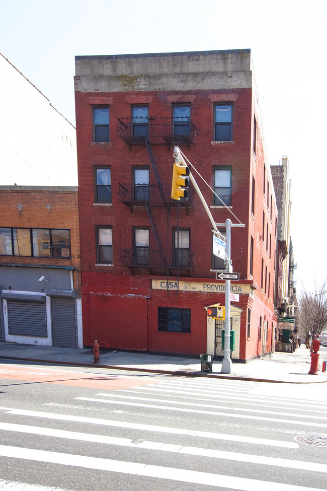 2222 First Ave in New York, NY - Building Photo - Building Photo