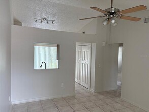 12313 Eastcove Dr in Orlando, FL - Building Photo - Building Photo
