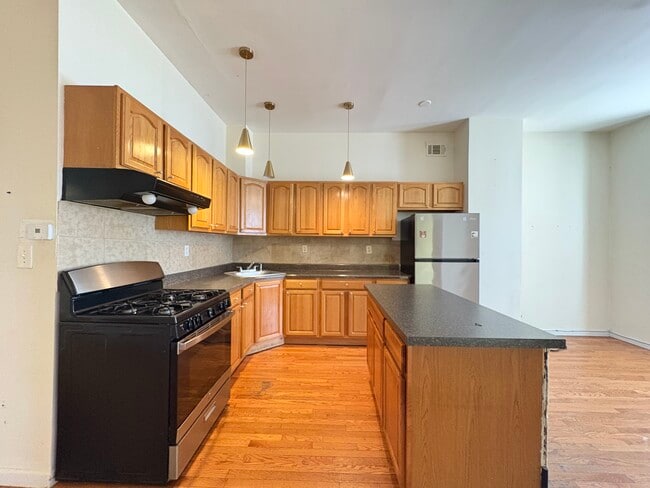 114 Bidwell Ave, Unit 1