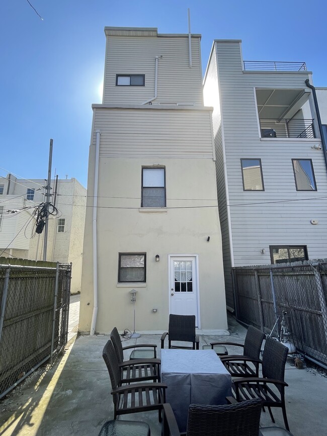 873 Perkiomen St in Philadelphia, PA - Building Photo - Building Photo