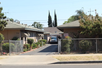 704 E D St in Ontario, CA - Building Photo - Other