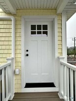 309 Flanders Rd in East Lyme, CT - Building Photo