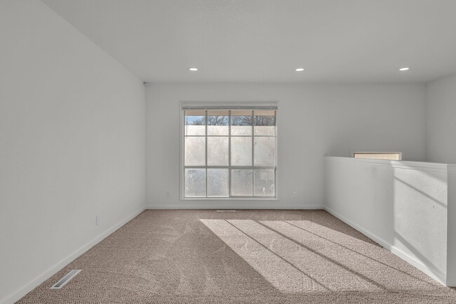 3112 SW Grand Ct in Topeka, KS - Building Photo - Building Photo