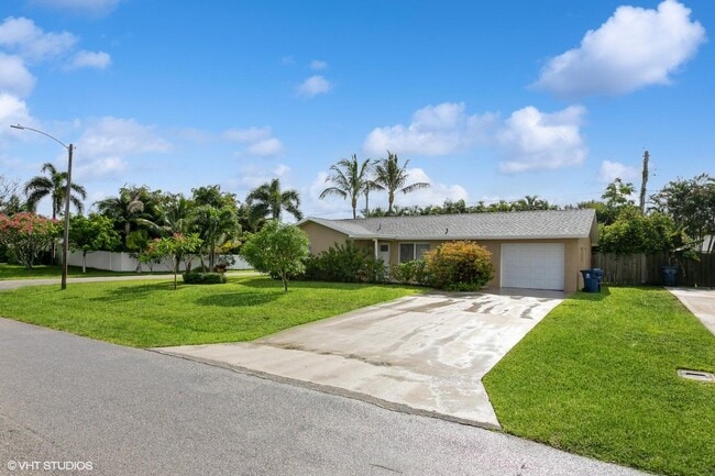 1615 Venus Ave in Jupiter, FL - Building Photo - Building Photo