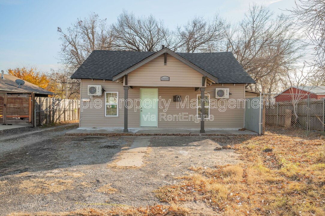 3608 NW 16th St in Oklahoma City, OK - Building Photo