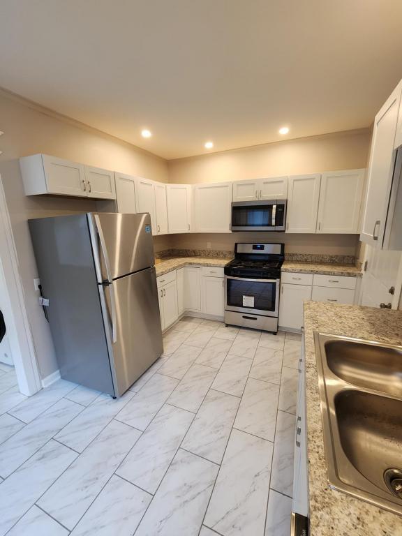 property at 1723 W Genesee St