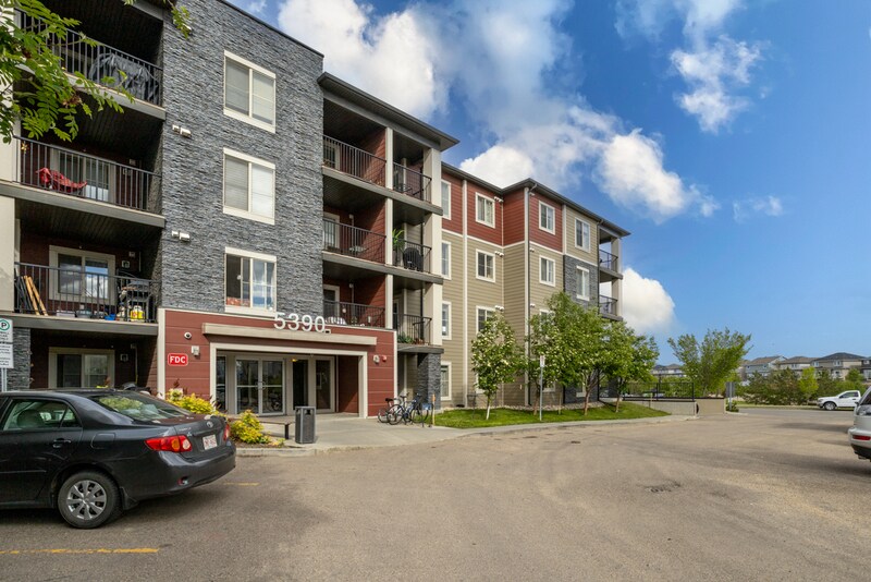 5390 Chappelle Rd. SW in Edmonton, AB - Building Photo