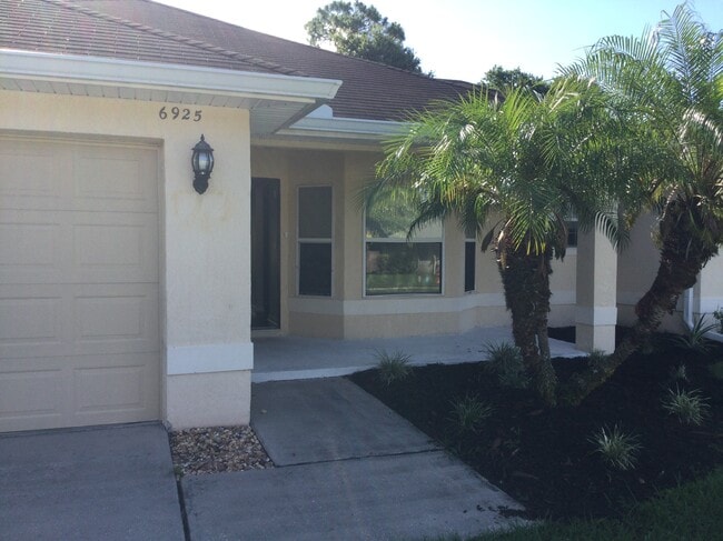 property at 6925 Krenson Oaks St