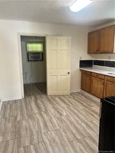 2403 Elaine St in Lake Charles, LA - Building Photo - Building Photo