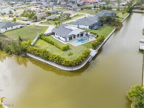 1817 SW 11th Terrace in Cape Coral, FL - Building Photo - Building Photo