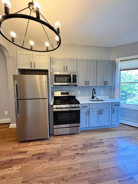 17 Madison Ave, Unit 2 in Jersey City, NJ - Building Photo
