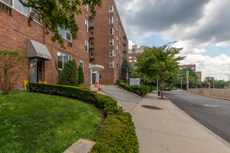 The Bonnie Crest in Bronx, NY - Building Photo - Building Photo