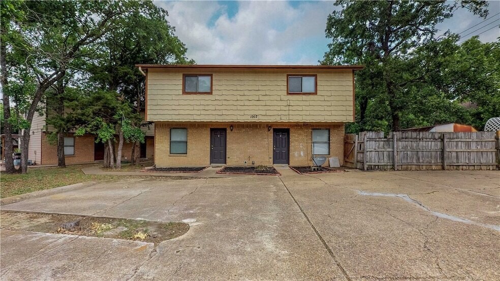 1002 Verde Dr, Unit A in Bryan, TX - Building Photo