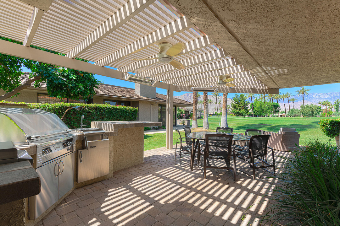 115 Columbia Dr in Rancho Mirage, CA - Building Photo