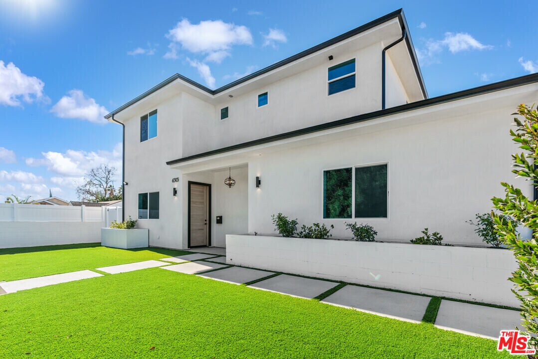 6505 Columbus Ave in Los Angeles, CA - Building Photo