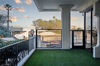 601 Lido Park Dr, Unit G in Newport Beach, CA - Building Photo - Building Photo