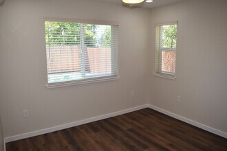 2510 Meadow Wood Cir in Sacramento, CA - Building Photo - Building Photo
