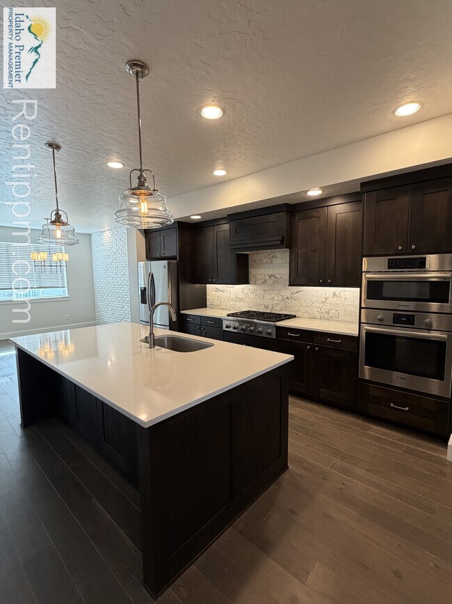 3010 S Honeycomb Way in Boise, ID - Building Photo - Building Photo