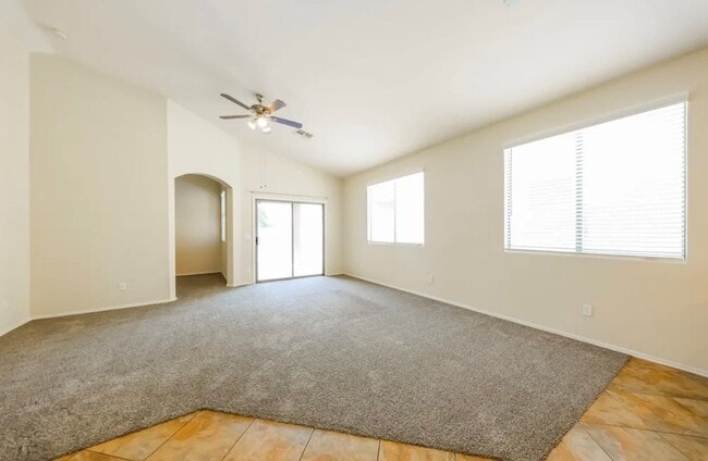 10236 W Hilton Ave in Tolleson, AZ - Building Photo - Building Photo