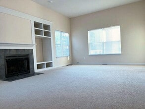 1346 N Bay Dr in Ann Arbor, MI - Building Photo - Building Photo