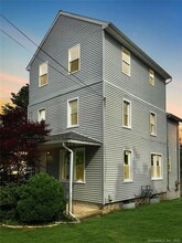 15 Crofut Pl in Danbury, CT - Building Photo - Building Photo