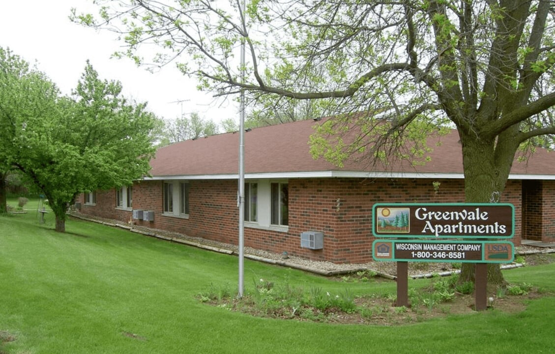 Greenvale Apartments in Cambridge, WI - Foto de edificio