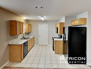 213 Dean Ct in Granbury, TX - Building Photo - Building Photo
