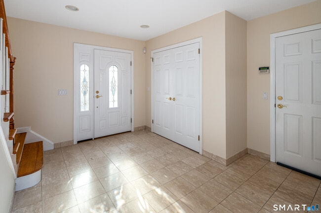 48 Lanell Dr in Stamford, CT - Building Photo - Building Photo