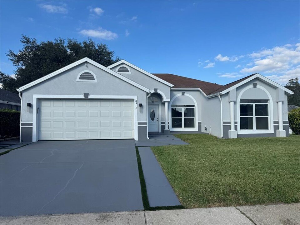 8313 Sun Vista Way in Orlando, FL - Building Photo