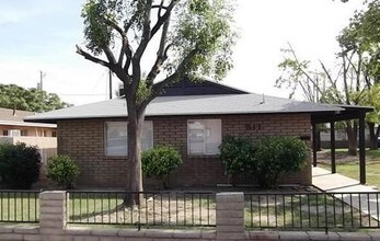 Well Stabilized 4 plex really good condition in Phoenix, AZ - Building Photo - Building Photo