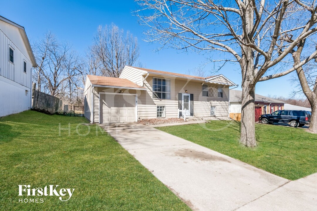 2020 Belmont Blvd in Independence, MO - Foto de edificio