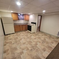 925 Madison St in Vermillion, SD - Building Photo