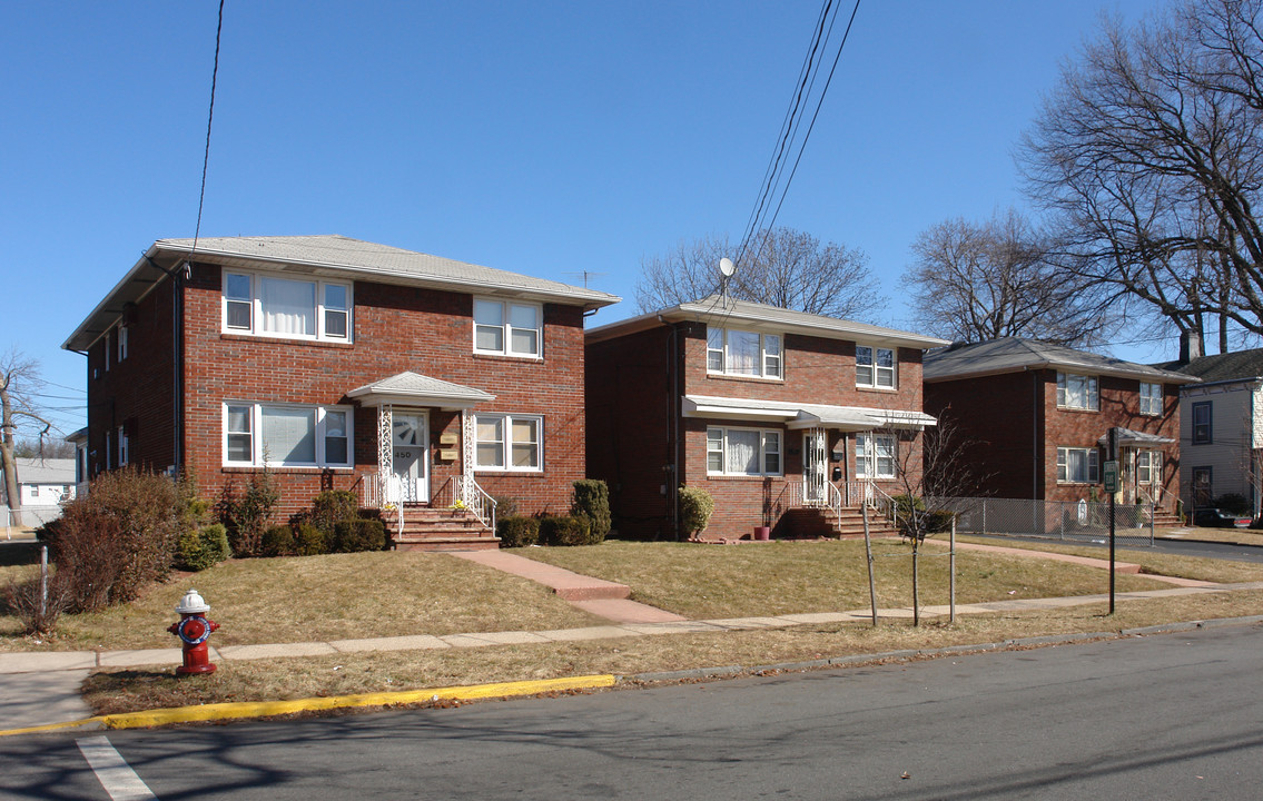436-450 Washington Ave in Linden, NJ - Foto de edificio