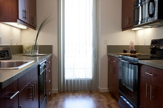 Fourth and U in Berkeley, CA - Building Photo - Building Photo