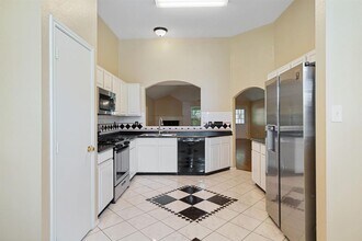 19411 Stamford Dr in Tomball, TX - Building Photo - Building Photo