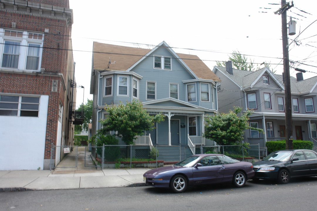 236-238 Madison Ave in Perth Amboy, NJ - Building Photo