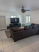 1001 SE 16th St, Unit 5 in Fort Lauderdale, FL - Foto de edificio - Building Photo
