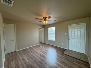 5702 Greengate Dr in Killeen, TX - Foto de edificio - Building Photo