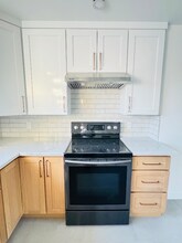 889 W 8th St in Upland, CA - Foto de edificio - Building Photo