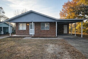 109 Smith Ct in Warner Robins, GA - Building Photo