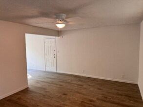 511 Flournoy Dr in Austin, TX - Building Photo - Building Photo