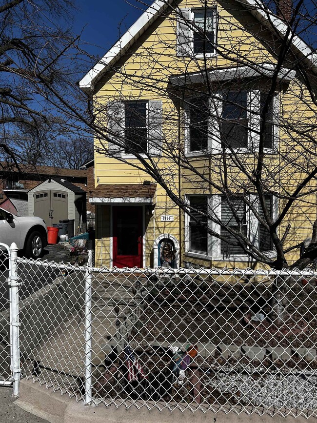 1600 Union Turnpike in North Bergen, NJ - Building Photo - Building Photo