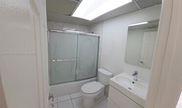 652 NW 3rd St in Miami, FL - Building Photo - Building Photo