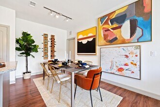 1972 Spring Stuebner Rd in Spring, TX - Foto de edificio - Building Photo