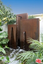 619 N Harper Ave in Los Angeles, CA - Building Photo - Building Photo