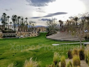 321 Paseo Gusto in Palm Desert, CA - Foto de edificio - Building Photo