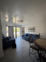 4807 Ponce de Leon in Coral Gables, FL - Building Photo