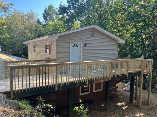 property at 718 Mount Vernon Rd